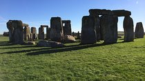 Private Full-Day Tour of Stonehenge and Bath from London