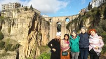 Transfer from Seville to Granada with a stop to explore Ronda