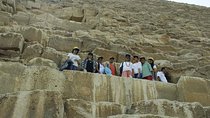 Giza pyramids and Egyptian museum Stopover tour