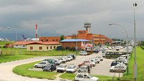 Private Transfer: Kathmandu Domestic Airport to Hotel Vehicle 
