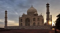 Sunrise tour of Taj Mahal from New Delhi