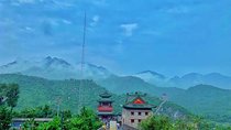Beijing Private Tour to Juyongguan Great Wall and Longqing Gorge with Boat Ride