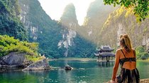 Ninh Binh Deluxe day Tour: Hoa Lu - Trang An - Mua Cave 