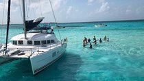Snorkel adventure to Isla Mujeres by Catamaran. Open Bar and buffet included.