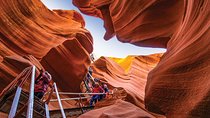 Antelope Canyon and Horseshoe Bend Day Tour from Sedona