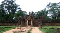 Private Kbal Spean & Banteay Srei Tour