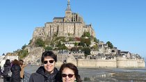 Day-trip with personal guide in Mont Saint-Michel from Paris with private car