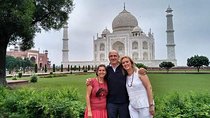 Private Taj Mahal Agra Day Tour by Car from Delhi