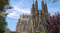 Barcelona Highlights Private Tour with Driver and Official Guide