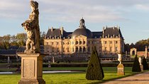 Fontainebleau and Vaux-Le-Vicomte Castle Small-Group Day Trip From Paris