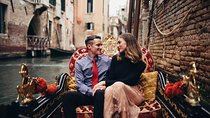 Private Photo Shoot in Venice with Gondola Ride Included