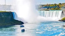 Tour of Niagara Falls with Cruise and Lunch from Toronto