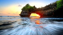 Tanah Lot Sunset Tour with Kecak Show and Dinner