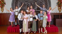 Skip the Line: Austrian Dinner Show Ticket in Vienna