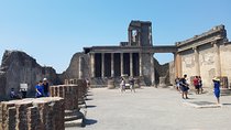 Pompeii Tour Visiting Naples in a Full Day from Rome