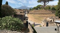 Transfer Naples to Sorrento and stop in Pompeii