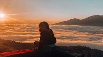 Bali: Mt Batur Sunrise Trekking and Natural Hot Spring