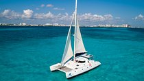 Private Catamaran from Cancun to Isla Mujeres | For up to 40 pp