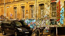 4h Graffiti Private City Tour with Vehicle and Photographer Guide