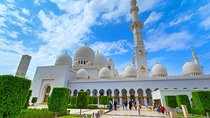 Abu Dhabi City Tour with Sheikh Zayed Grand Mosque from Dubai