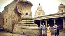 Day trip from Bangalore to Lepakshi for Temple architecture & paintings