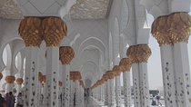 Abu Dhabi Sightseeing with Sheikh Zayed Grand Mosque & Louvre Abu Dhabi Private 