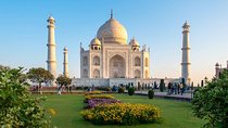 Sunrise Taj Mahal Tour From Delhi