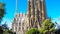 Barcelona Highlights & Sagrada Familia Tour: Priority Access