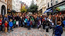 London Christmas Lights & Festive Decorations Private Walking Tour
