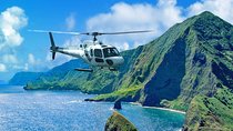 West Maui and Molokai 60-Minute Helicopter Tour