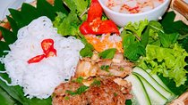 Hanoi Street Food: Small Group Walking Tour with Real Foodie