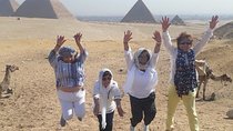 Private Day Tour to Giza and Saqqara with Guide