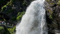 Private tour - Hardangerfjord, Voss Gondola & 4 Great Waterfalls