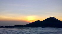 Bali Sunrise Trekking and Natural Hot spring Tour