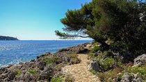 Picturesque walk from Nice to Villefranche sur Mer with pic-nic and swim