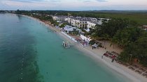 Negril's 7 miles Beach and Rick's Café