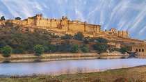 2-Day Guided Jaipur Tour from Delhi By Car 