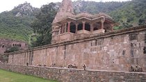 Guided Bhangarh Fort & Abhaneri Step Well's Tour With Dinner