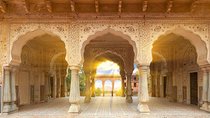 Jaipur Amer Fort, Jal Mahal & Stepwell Private Half-Day Tour