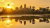 Explore Angkor Wat Sunrise Small Tour Private VIP Car