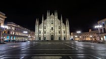 Milan private guided tour by night