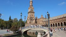 Seville Quick Overview: Highlights Walking Tour with Local Guide