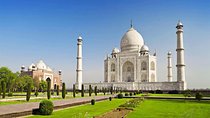 Taj Mahal Tour by Gatimaan Express - A Delhi-Agra Train Journey