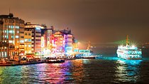 Bosphorus Night Cruise: Dinner, Drinks & Hotel Pickup
