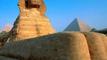 Egyptian Museum, Pyramids & Bazaar Tour