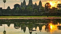 Angkor Wat Sunrise Highlights and Guided Tour from Siem Reap