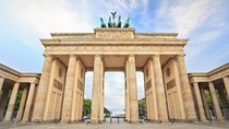 Berlin Blitz by Car: 2-hour Private Tour with a Vehicle