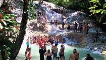 Ocho Rios Shore Excursion: Dunn's River Falls, Beach and Shopping Tour