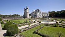 Private Loire Valley Castles with Minivan