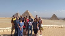 Guided Tour to Pyramids, Sphinx, Egyptian Museum& Khan El-khalili with Tickets